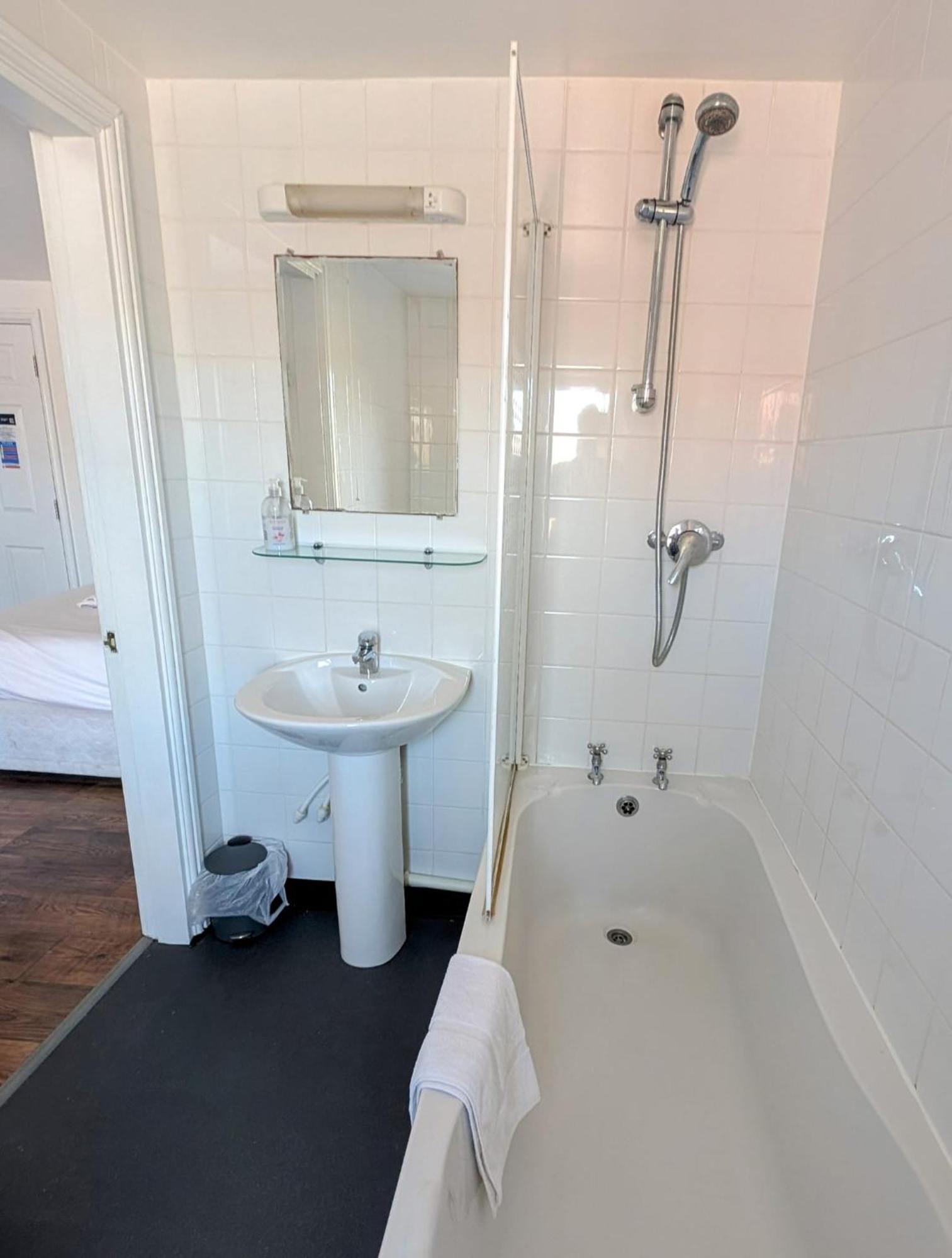 Oyo Aparthotel Hathern Екстер'єр фото